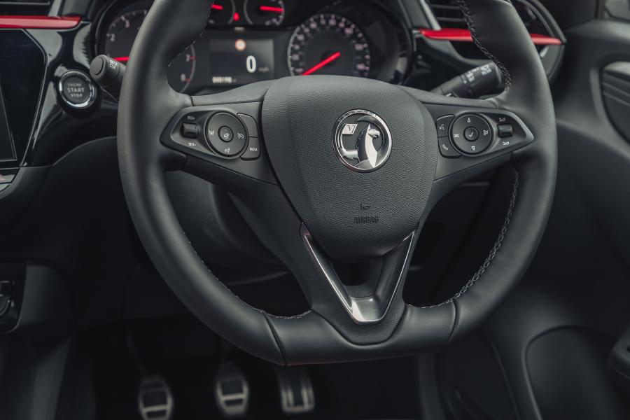 Панель приборов Vauxhall Corsa SRi (F) 2019 года  (фото 60 из 80)